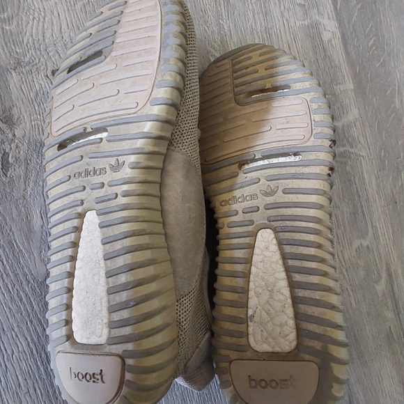 YZY 350 - Picture 2 of 3